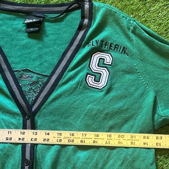 Harry Potter Slytherin Cardigan - Picture 2 of 6